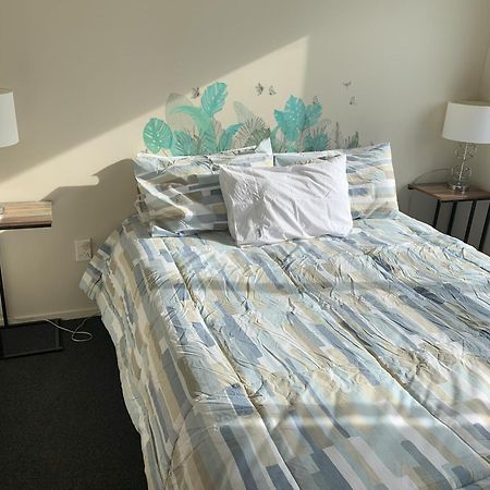 Peaceful Riverfront Cottage In Small Northland Town Te Kopuru Exterior foto