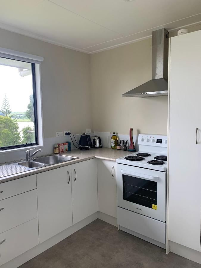Peaceful Riverfront Cottage In Small Northland Town Te Kopuru Exterior foto